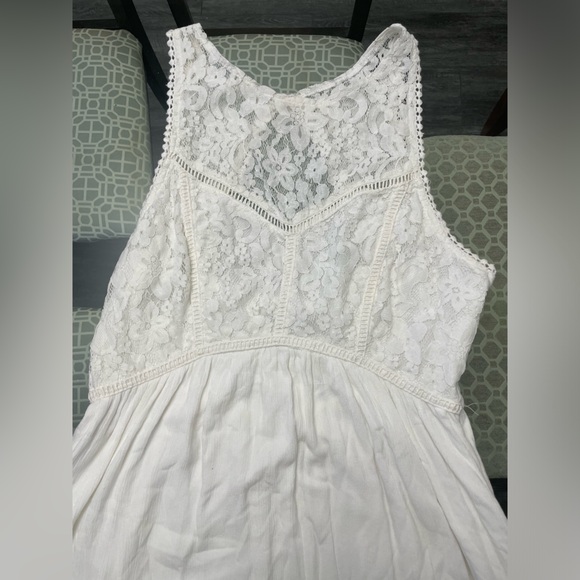 Abercrombie and Fitch white sleeveless dress with lace detail - Picture 2 of 6